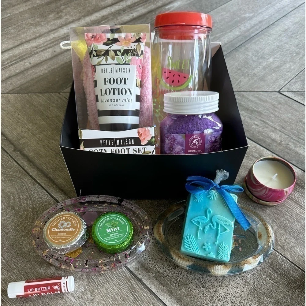 Mystery Gift Box 🎁